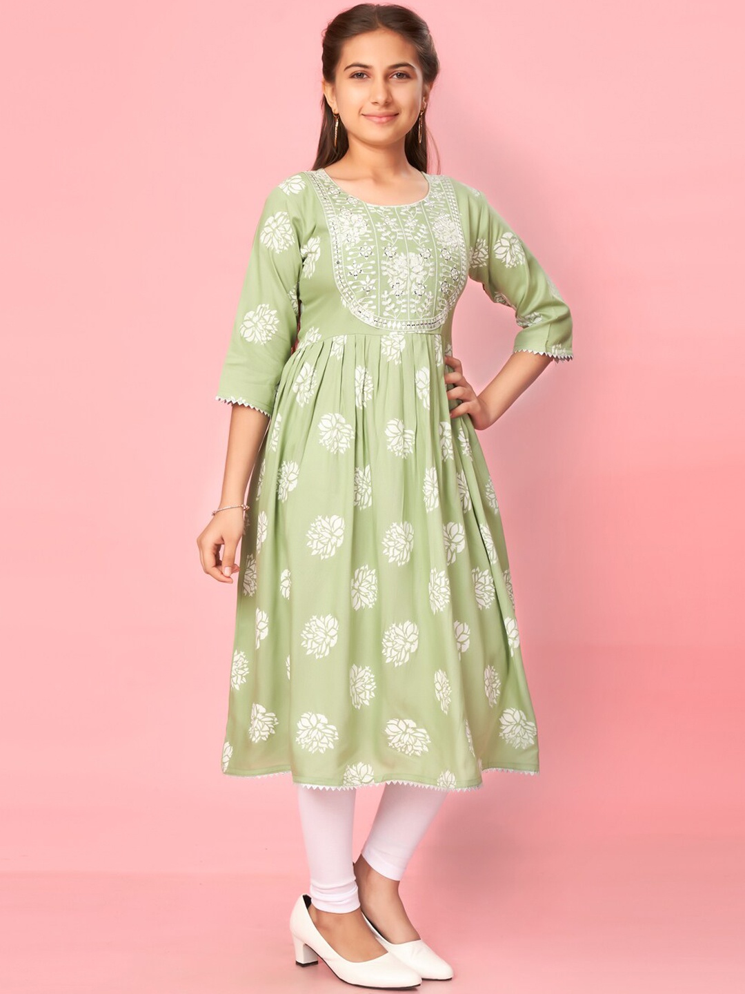 

Aarika Girls Floral Printed Sequined Zari Anarkali Cotton Kurta, Green