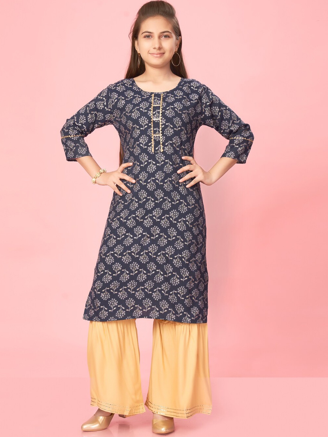 

Aarika Girls Floral Printed Cotton Kurta, Navy blue