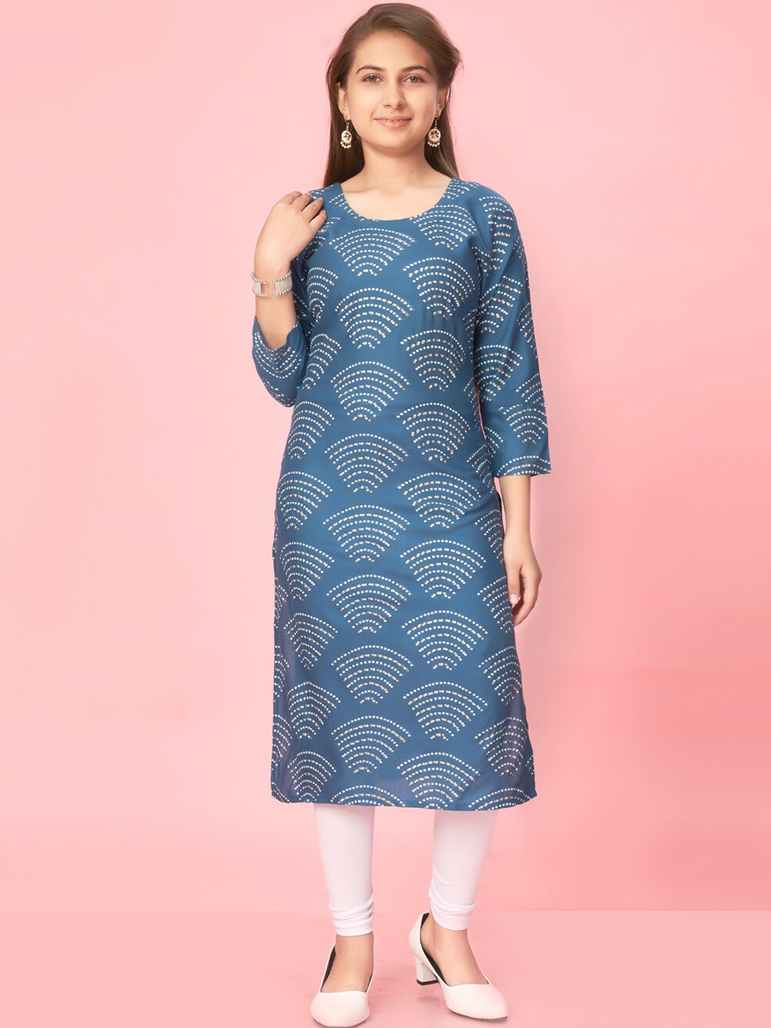 

Aarika Girls Bandhani Printed Cotton Kurta, Navy blue
