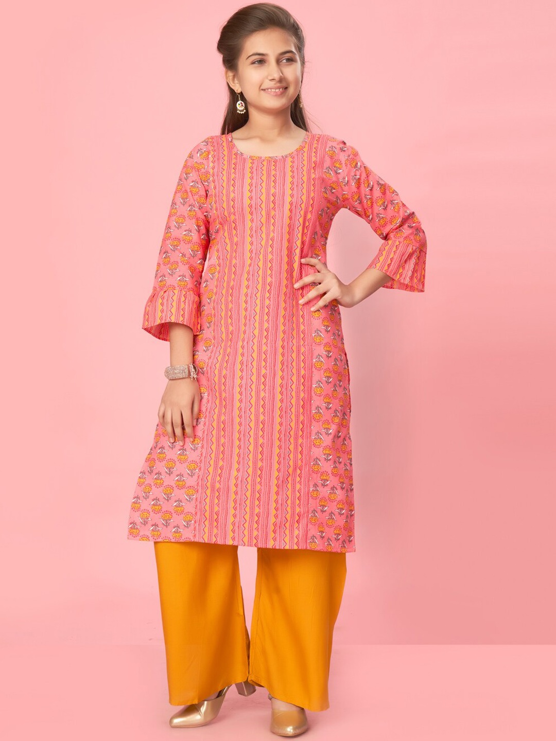 

Aarika Girls Floral Printed Panelled Cotton Kurta, Peach