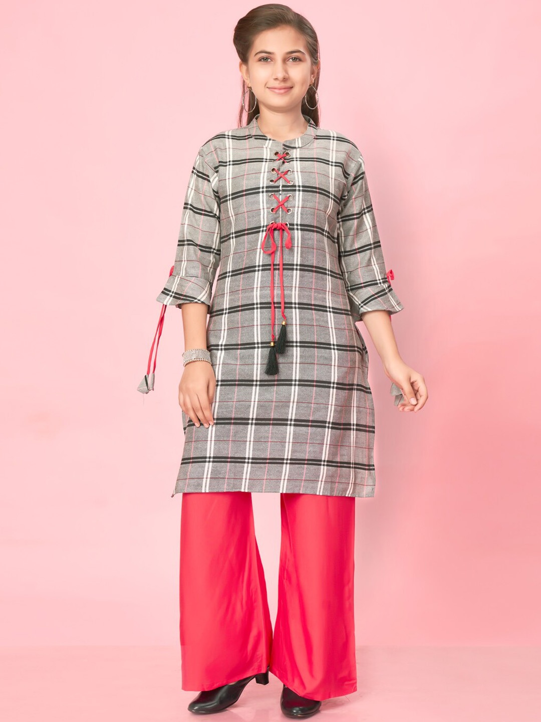 

Aarika Girls Checked Bell Sleeves Pure Cotton Kurta with Palazzos, Grey