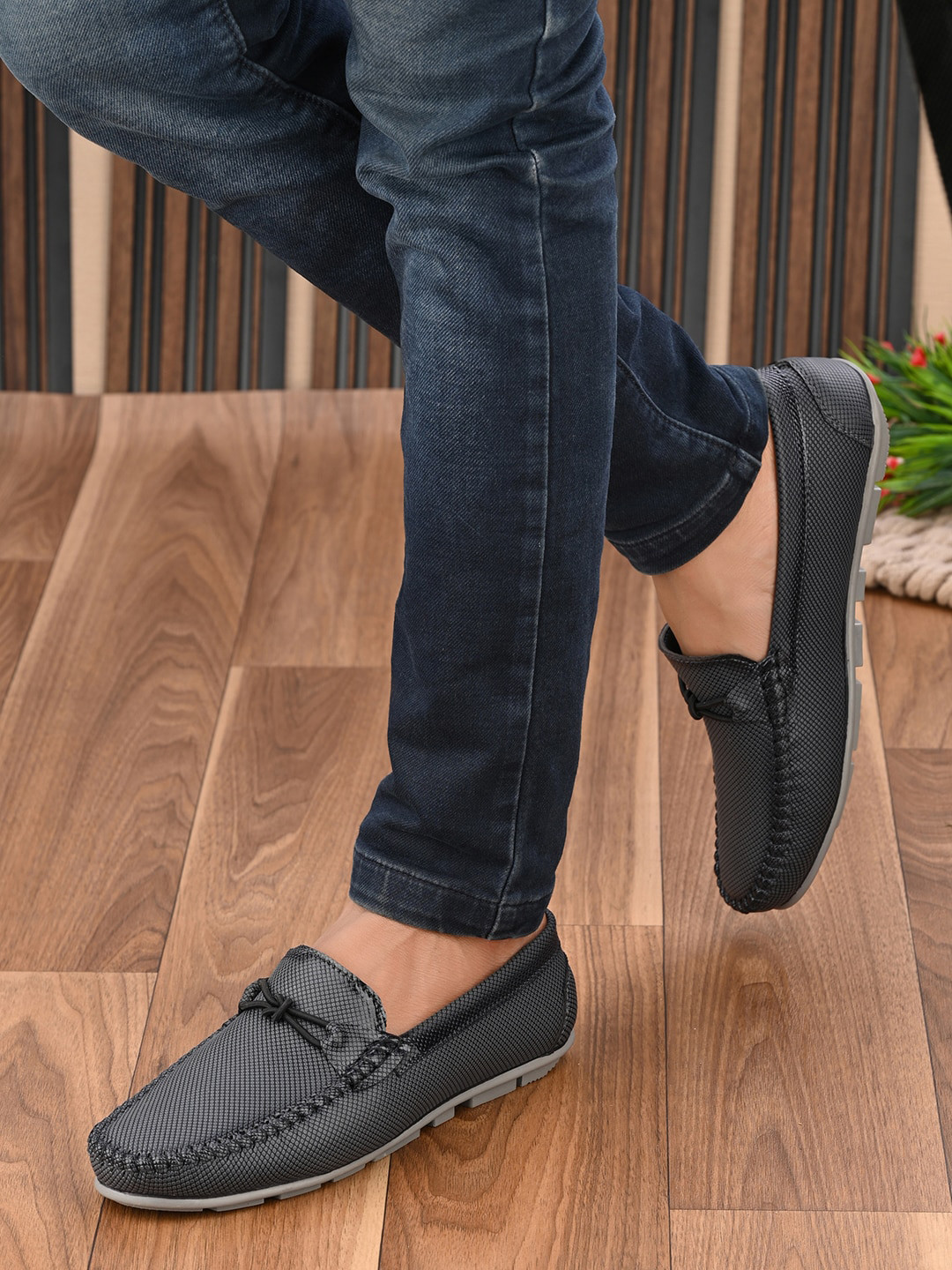 

Mactree Men Printed Penny Loafers, Grey