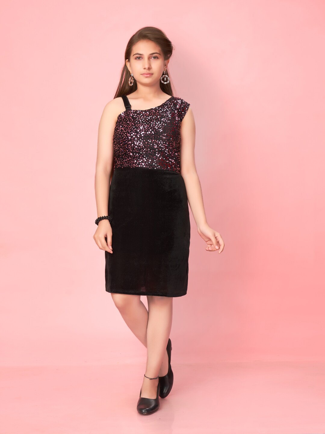 

Aarika Girls Sequined Velvet Sheath Dress, Pink