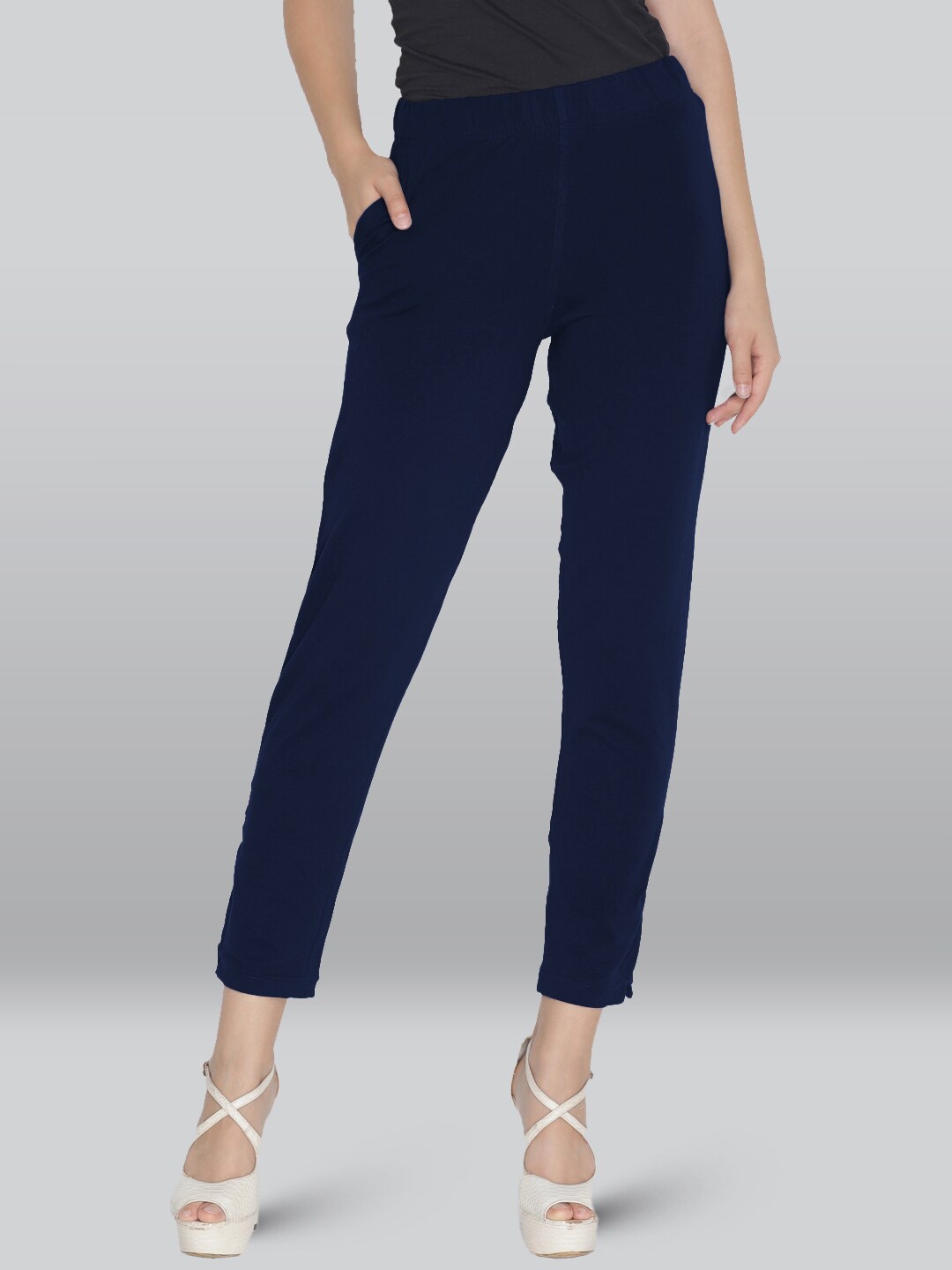 

LYRA Women Smart Slim Fit Plain Formal Trousers, Navy blue