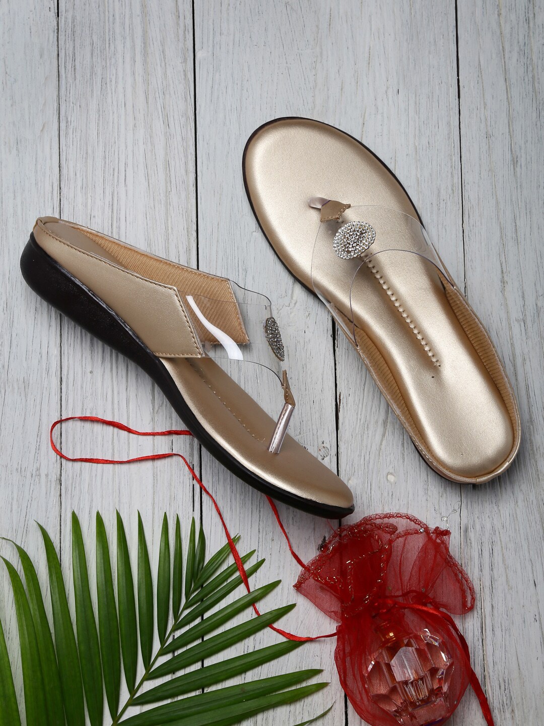 

DEAS Women Embellished Open Toe Flats, Gold