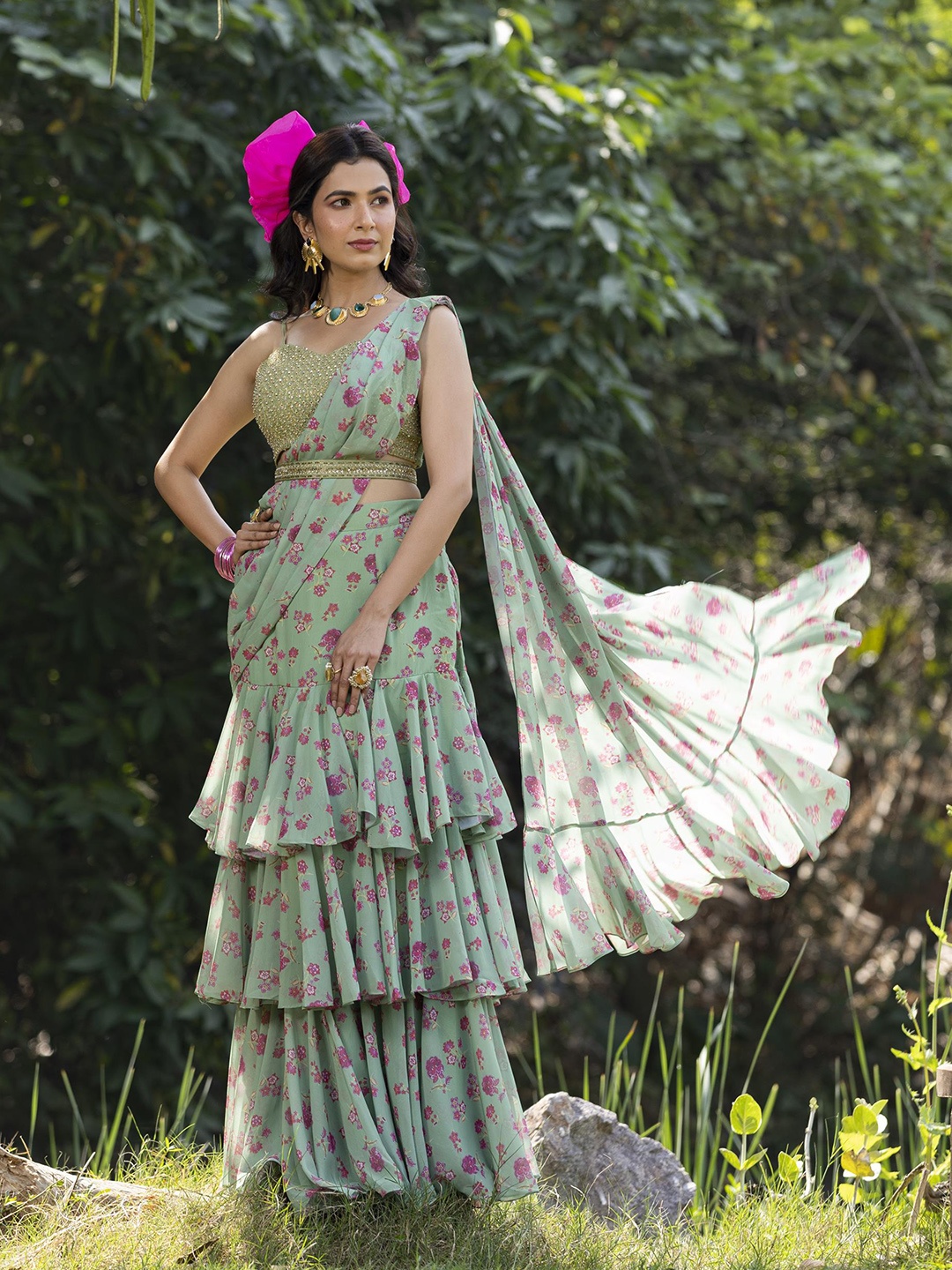 

SCAKHI Floral Printed Pure Georgette Ready to Wear Saree, Green