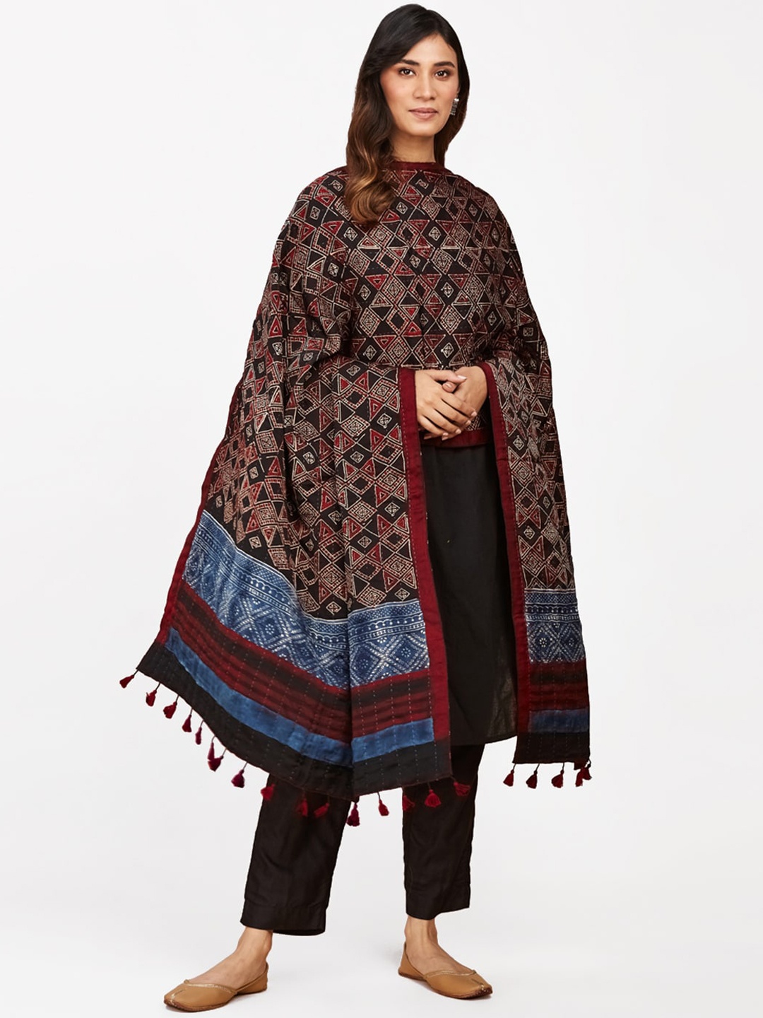 

Fabindia Women Gudri Embroidered Shawl, Maroon