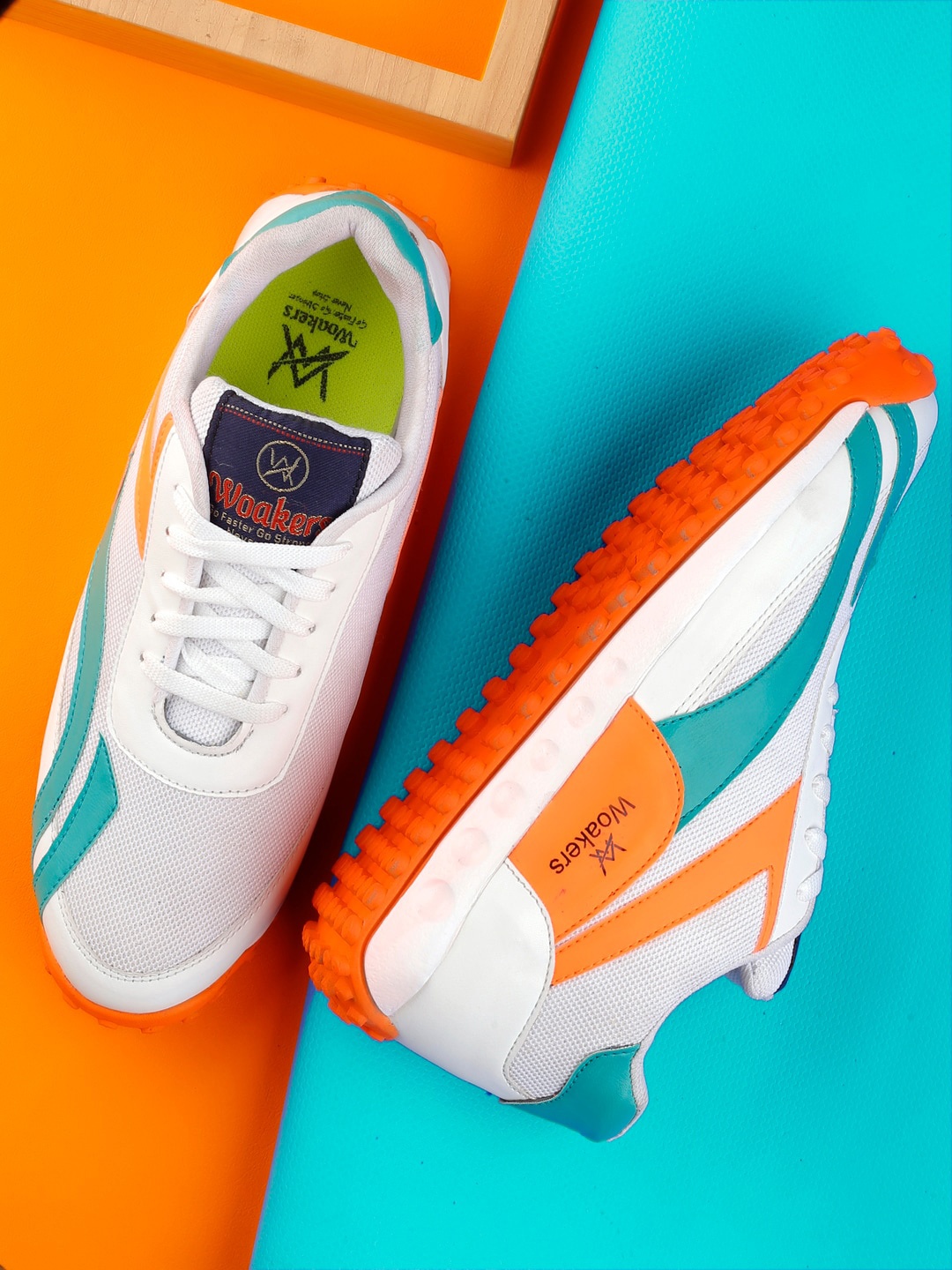 

Woakers Men Colourblocked Waterproof Lining Sneakers, White