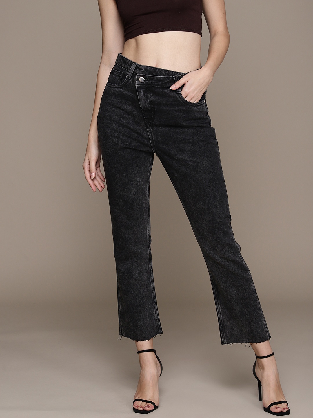 

bebe Denim Daze Straight Fit Pure Cotton High-Rise Frayed Jeans, Charcoal