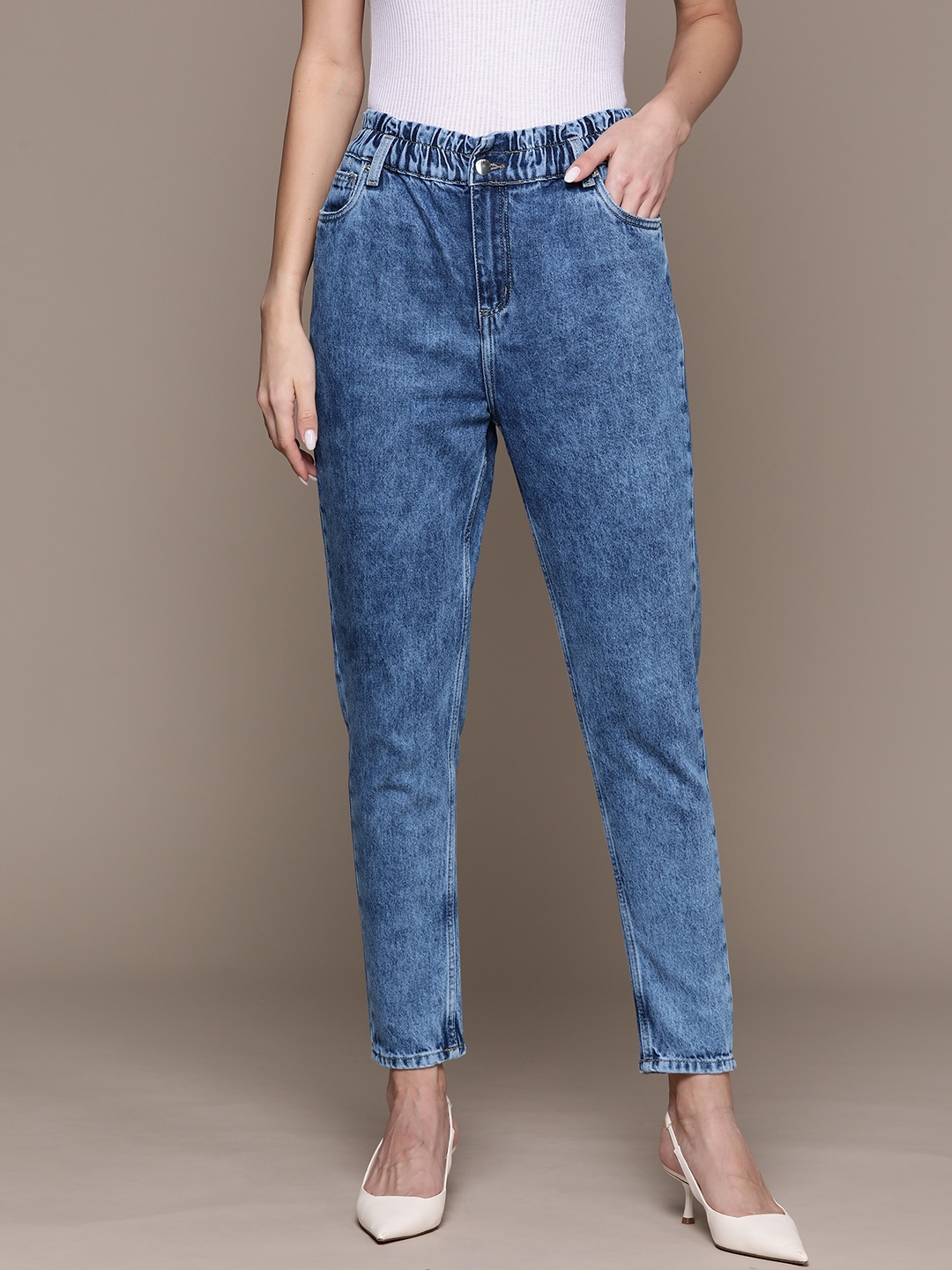 

bebe Women Denim Daze High-Rise Light Fade Cotton Mom Fit Jeans, Blue