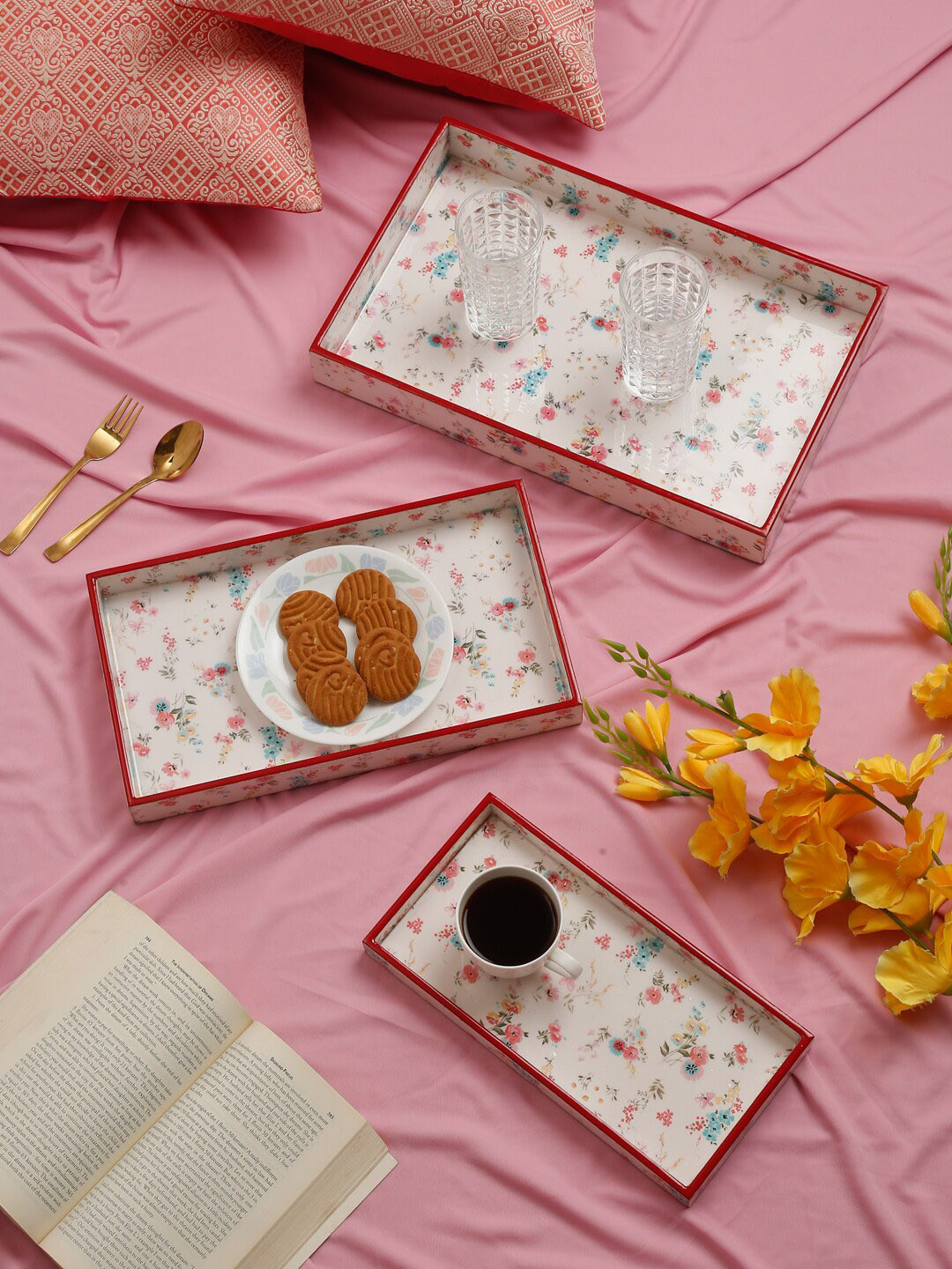 

HOSTA HOMES White & Pink 3 Pieces Printed MDF Serving Trays
