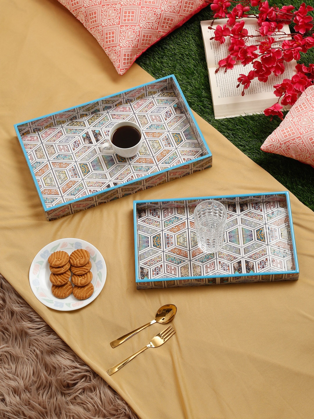 

HOSTA HOMES White & Blue 2 Pieces Printed MDF Serving Trays