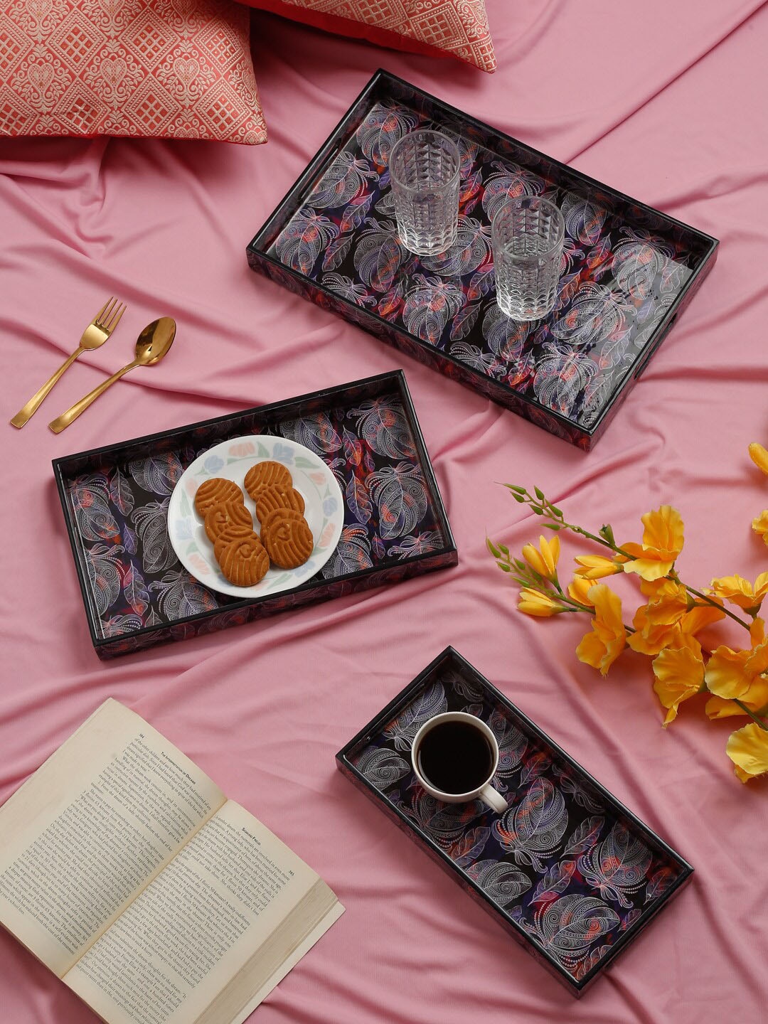 

HOSTA HOMES Blue & White 3 Pieces Printed MDF Serving Trays