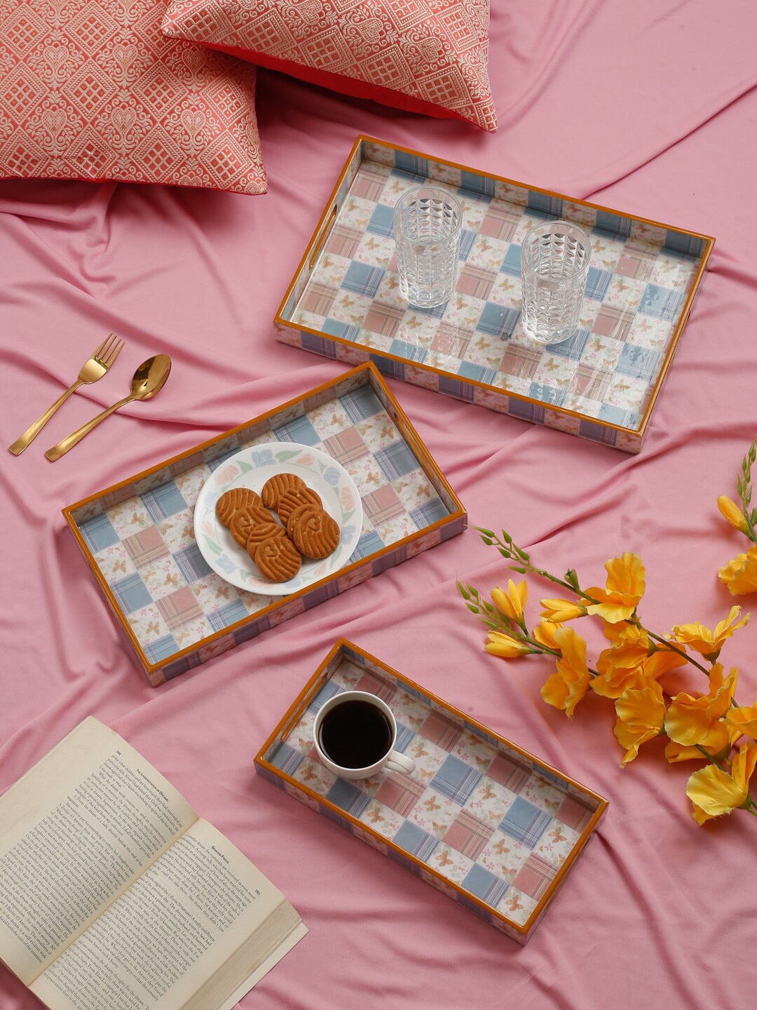 

Hosta Homes Pink & Blue 3 Pieces Printed MDF Serving Trays