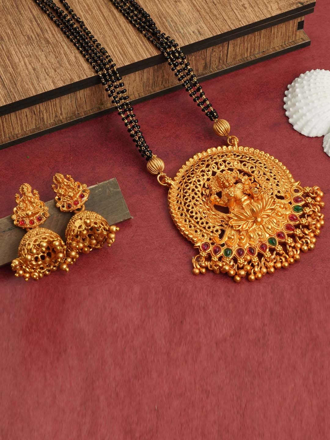

LAFORWORD Stone-Studded & Pearl Beaded Jewellery Set, Gold