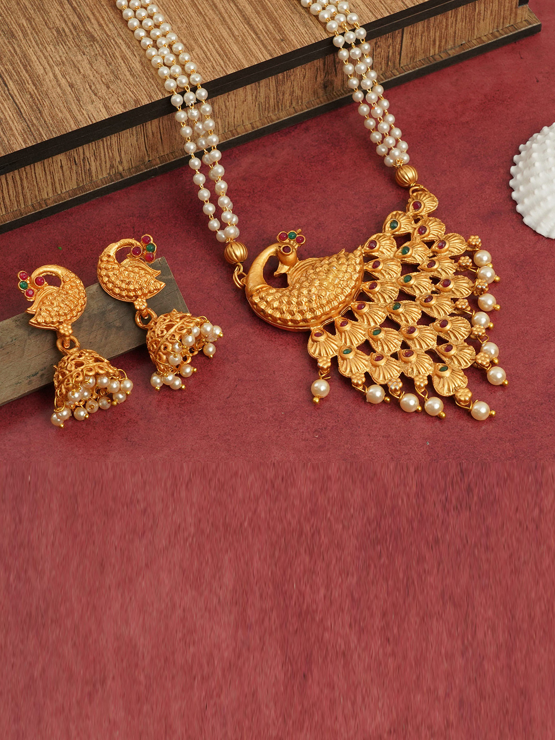 

LAFORWORD Gold-Plated Stone-Studded & Artificial Beaded Jewellery Set
