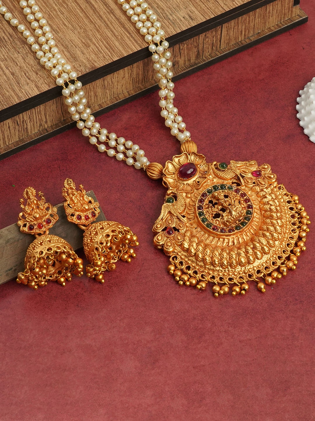 

LAFORWORD Stone-Studded & Pearl Beaded Jewellery Set, Gold