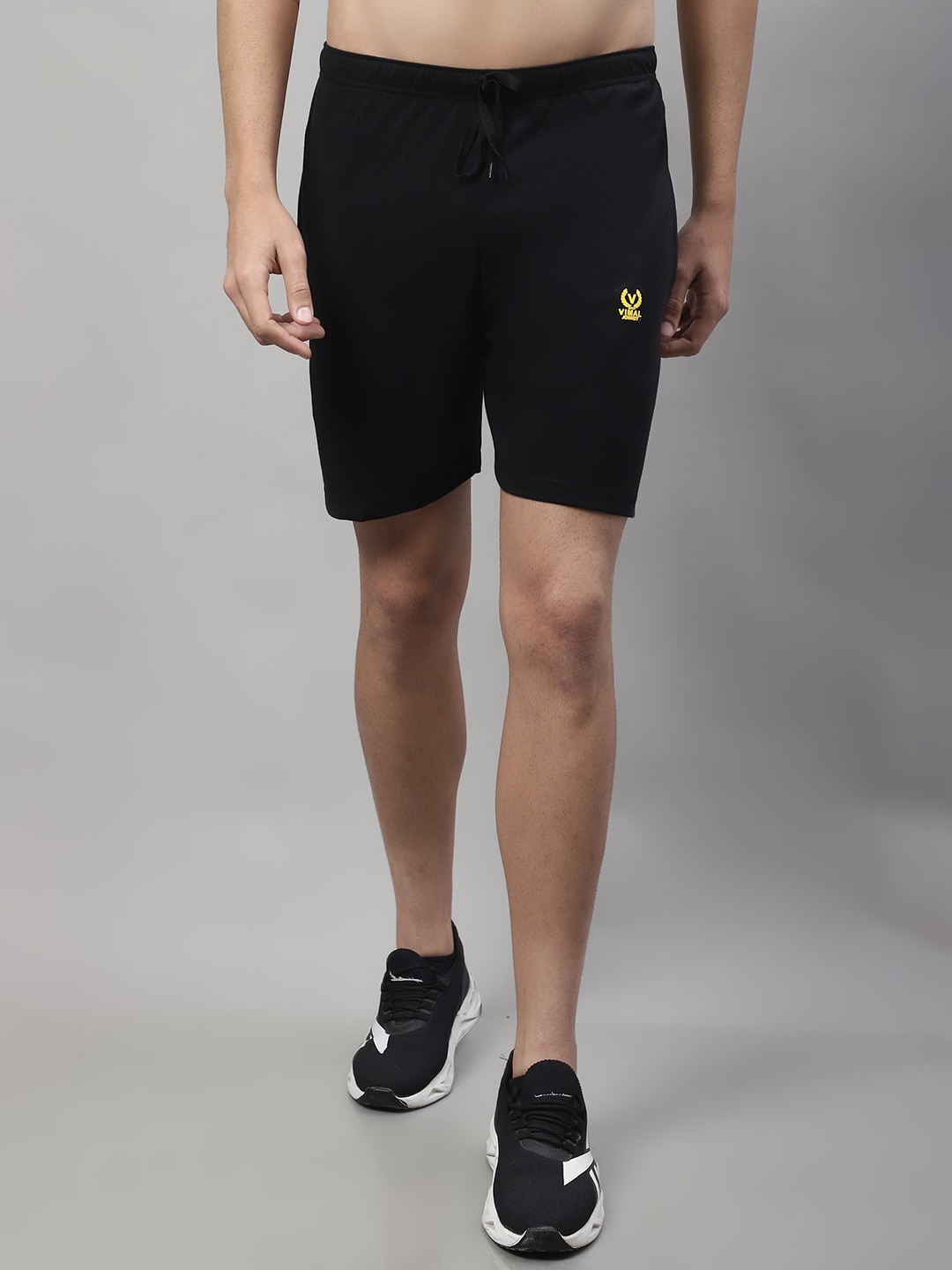 

MACK JONNEY Men Mid-Rise Above Knee Sports Shorts, Black