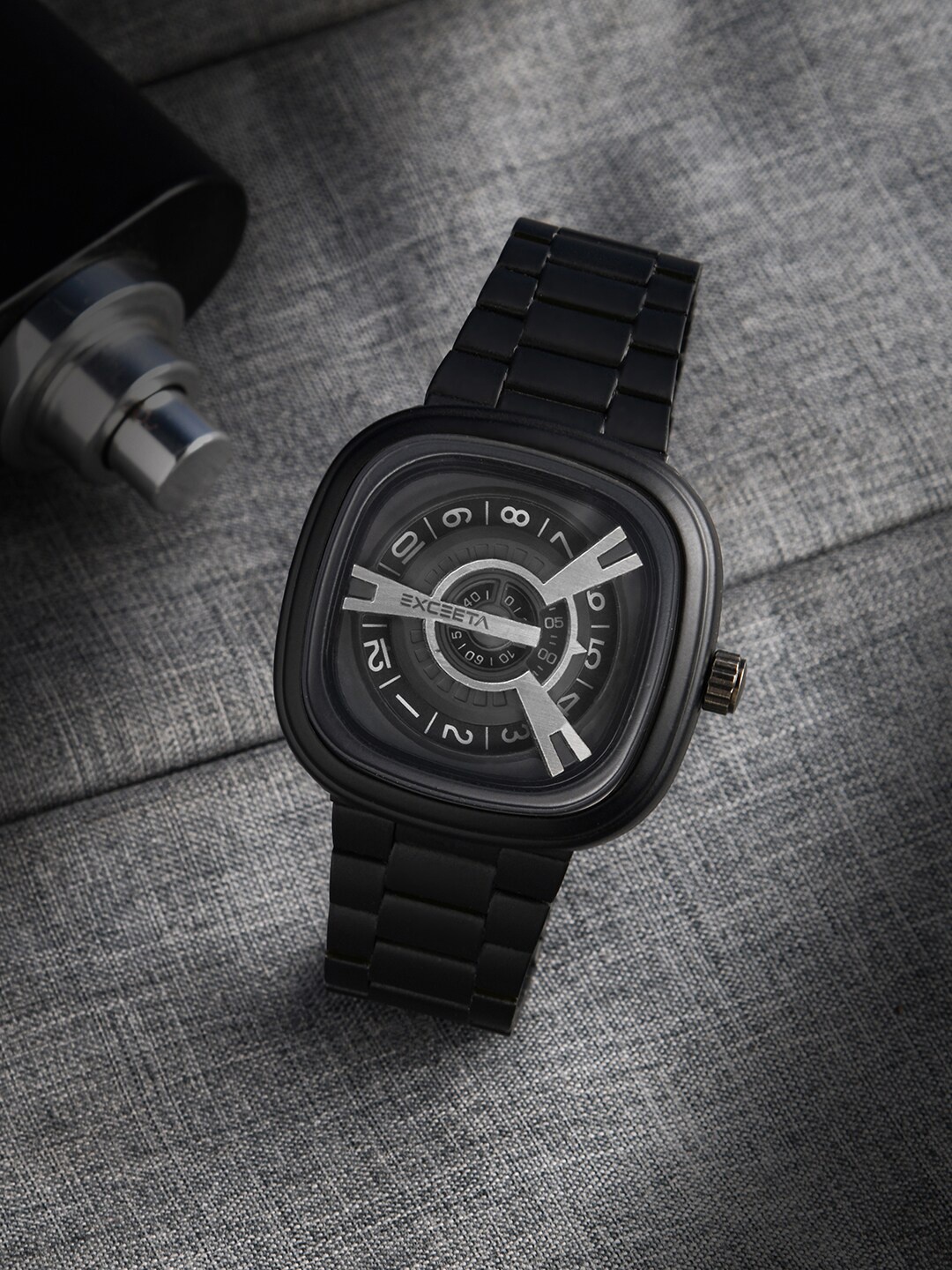 

STUDIO ETHENO Men Dial & Stainless Steel Straps Analogue Watch EXC-05-BLK-BLK, Black