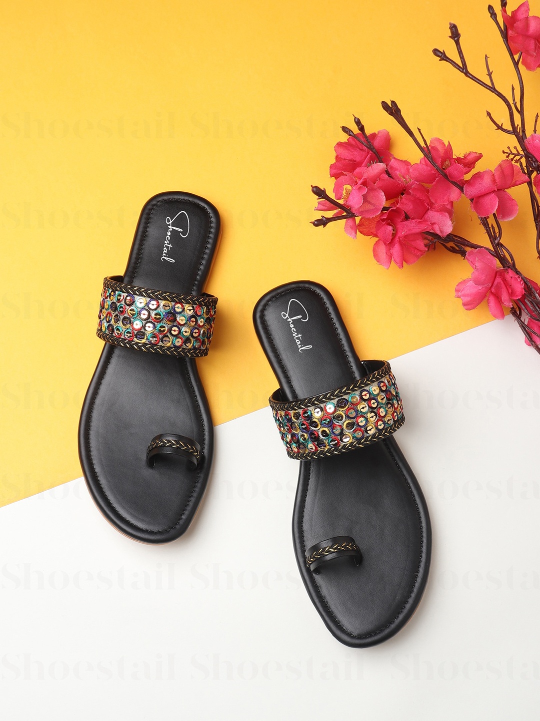 

Shoestail Women Ethnic Embellished One Toe Flats, Black