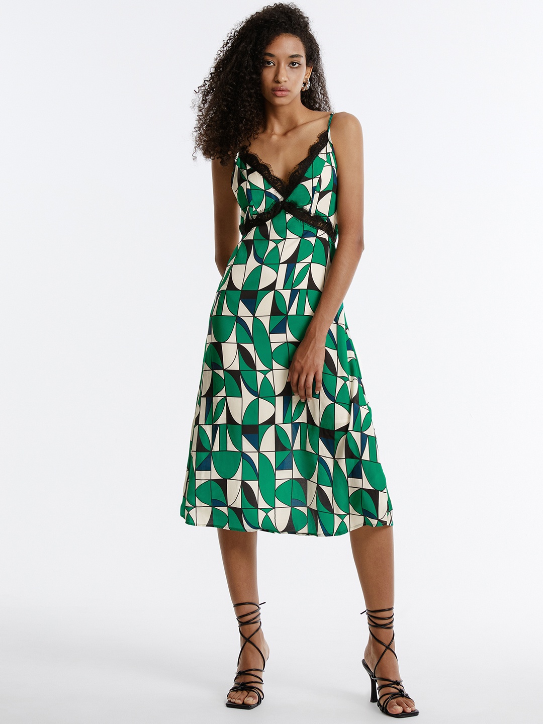 

Urban Revivo Lace Detail Geometric Dress, Green