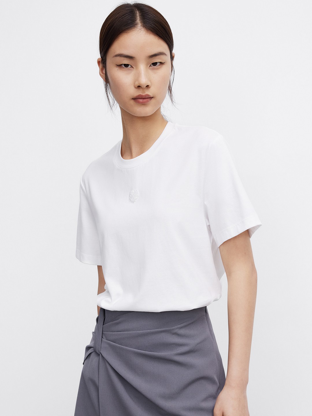 

Urban Revivo Studded Heart Detail Pure Cotton T-shirt, White