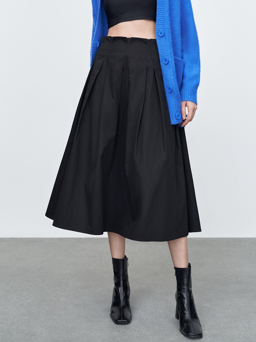 

Urban Revivo Cotton Pleated A-Line Midi Skirt, Black