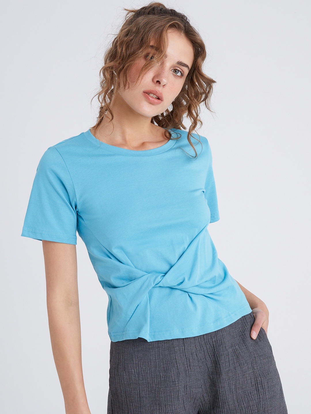 

Urban Revivo Twisted Cotton Top, Blue
