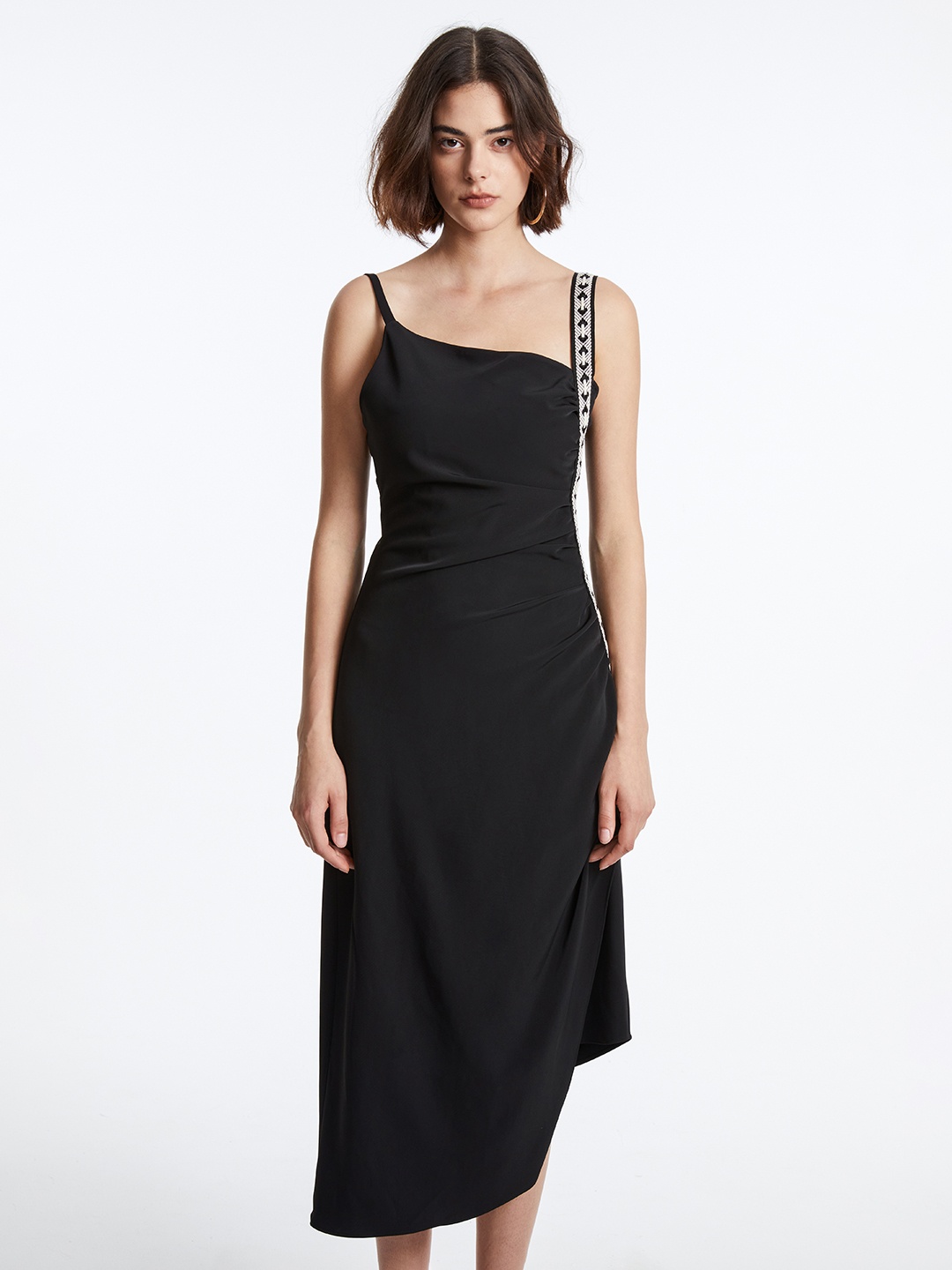 

Urban Revivo Shoulder Straps Asymmetrical Dress, Black