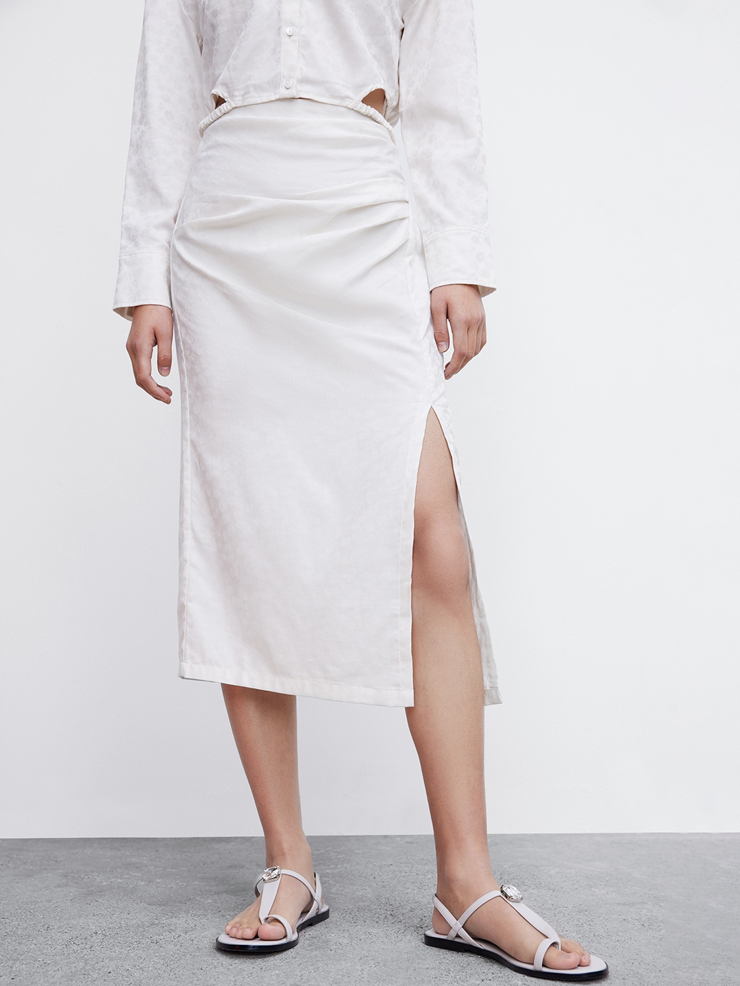 

Urban Revivo Ruched Split Hem Midi Skirt, White