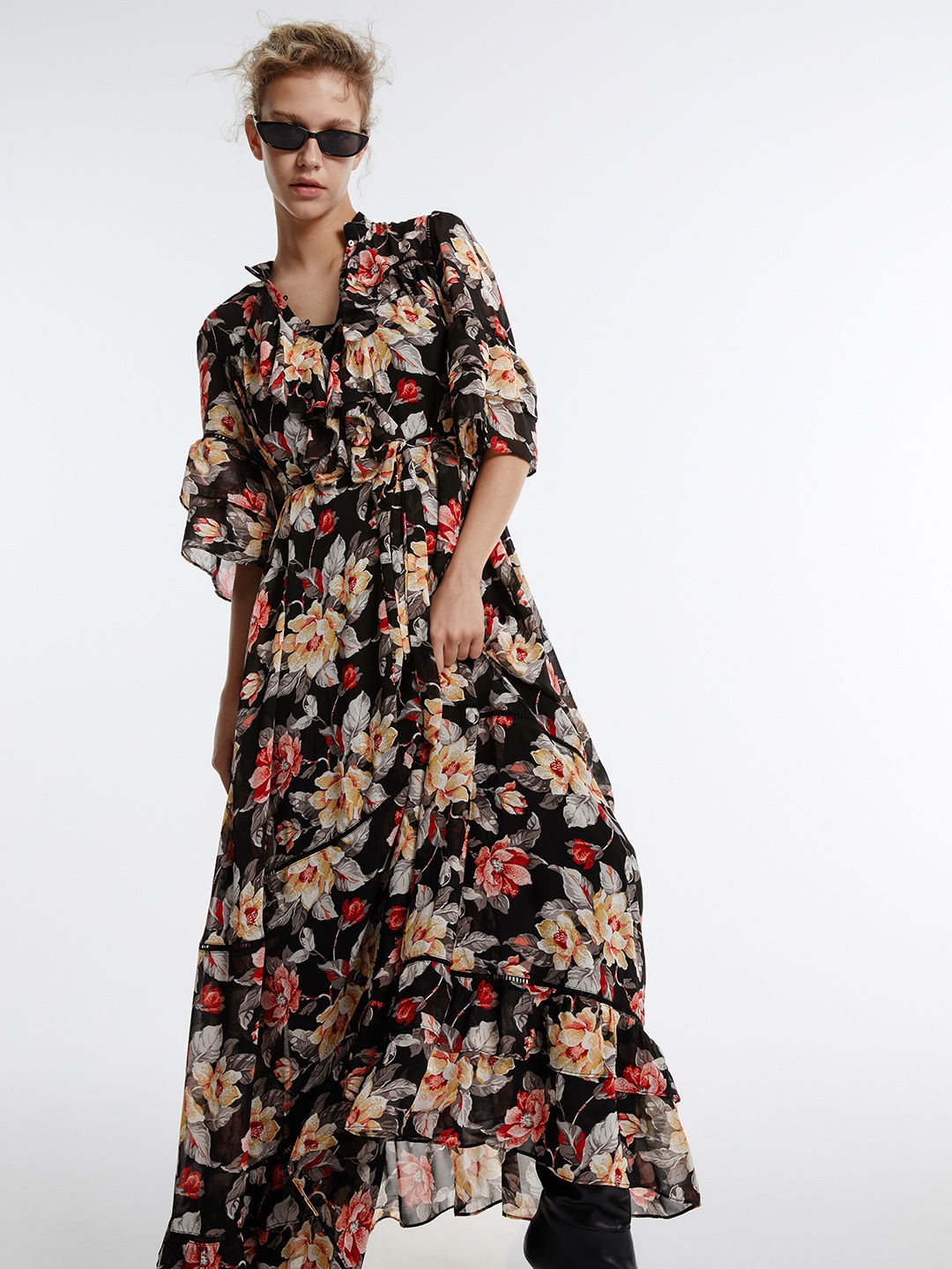 

Urban Revivo Floral Print Ruffled Maxi Dress with a Belt, Black