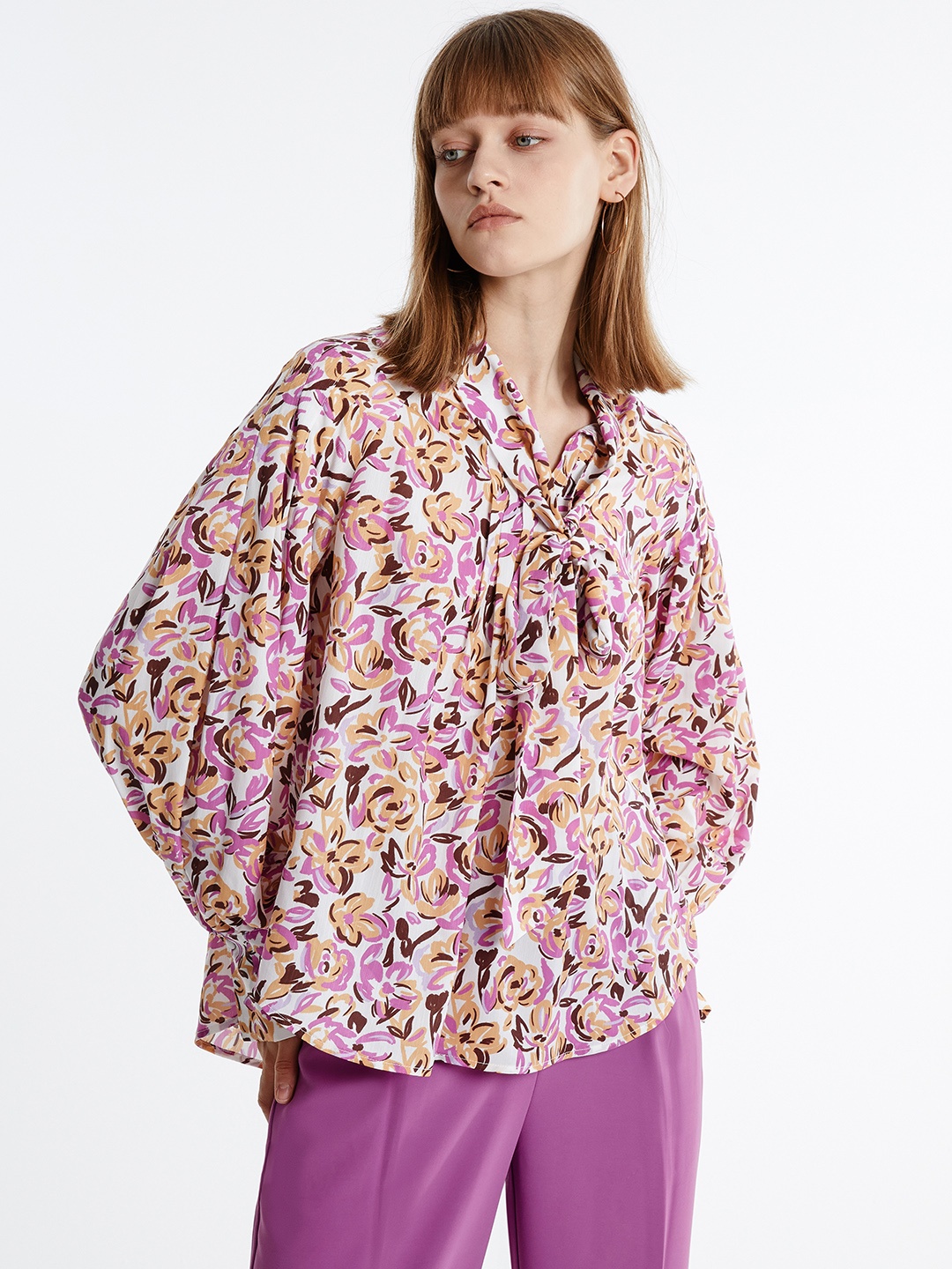 

Urban Revivo Floral Opaque Printed Casual Shirt, Pink