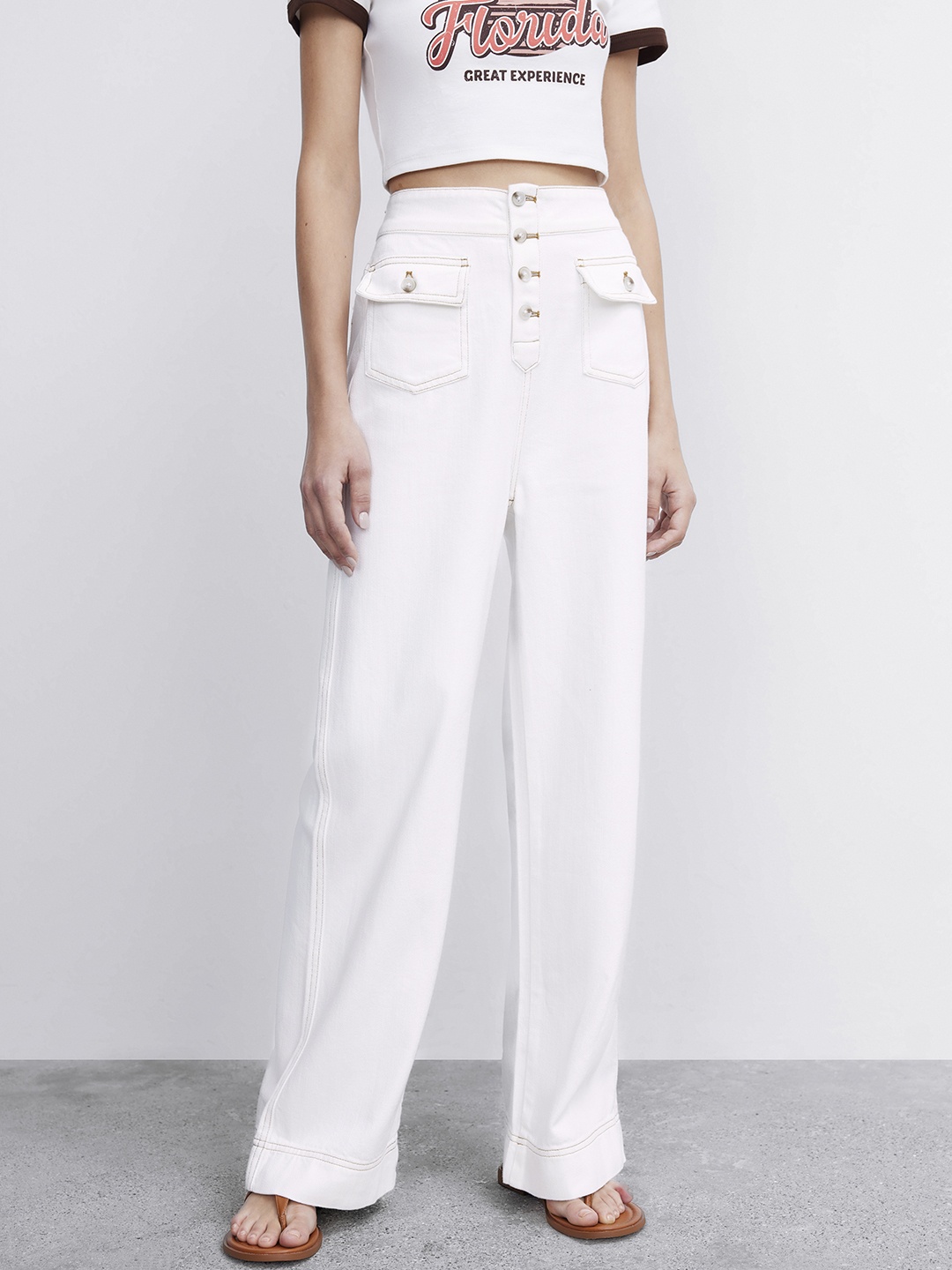 

Urban Revivo Women Wide Leg High-Rise Stretchable Jeans, White