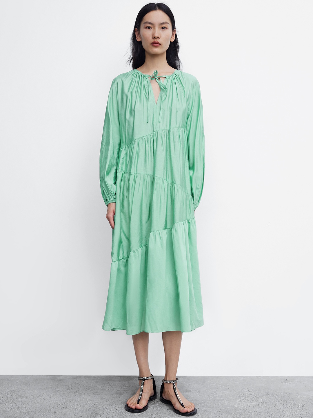 

Urban Revivo Tie-Up Neck Puff Sleeve A-Line Midi Dress, Green