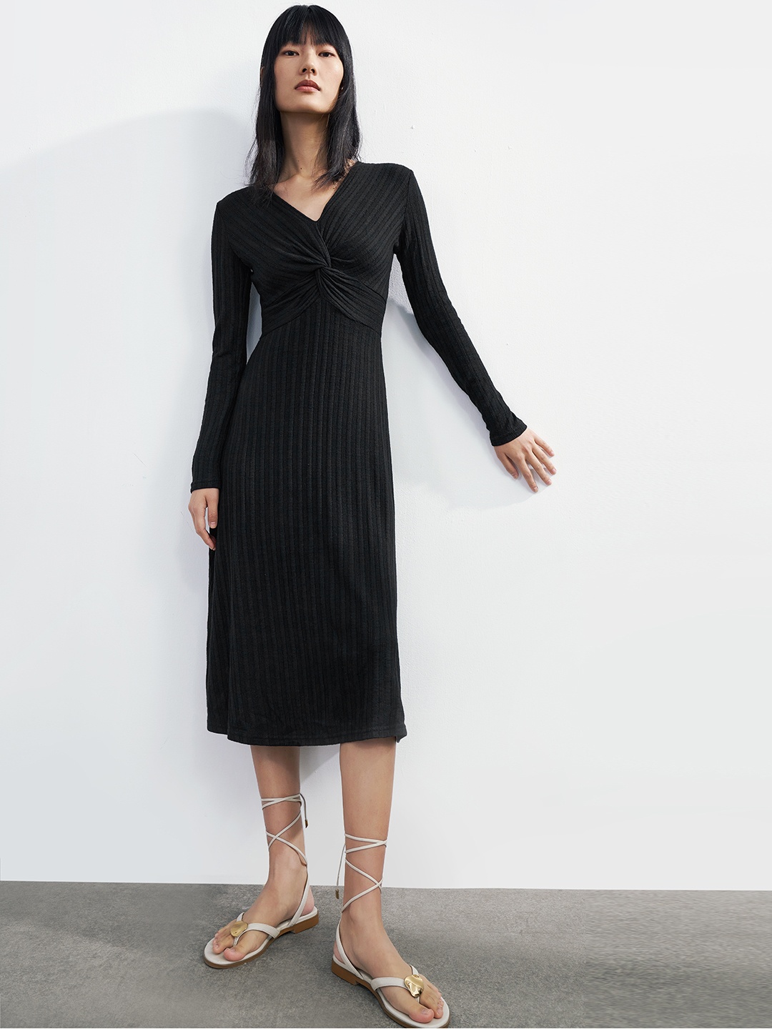 

Urban Revivo Twisted Front Knitted Midi Dress, Black