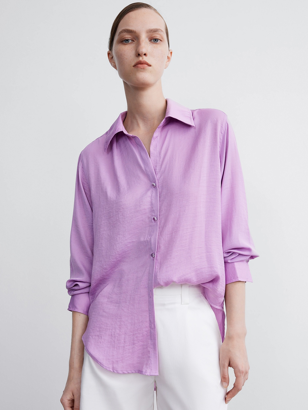 

Urban Revivo Satin-Finish Oversized Shirt With Back Slit, Lavender