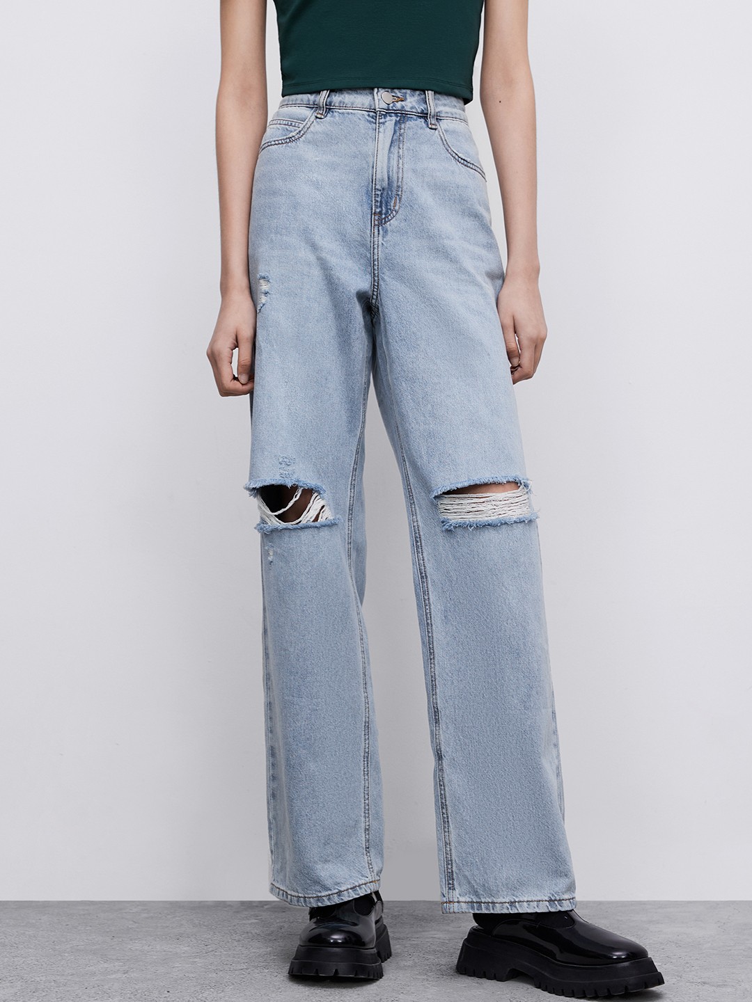 

Urban Revivo Women Straight Fit High-Rise Ripped Jeans, Blue