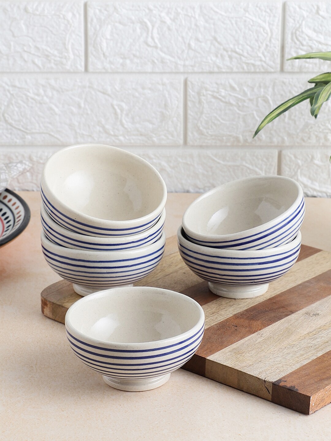 

VarEesha Parikrama White & Blue 6 Pieces Printed Ceramic Glossy Bowls 150 ml Each