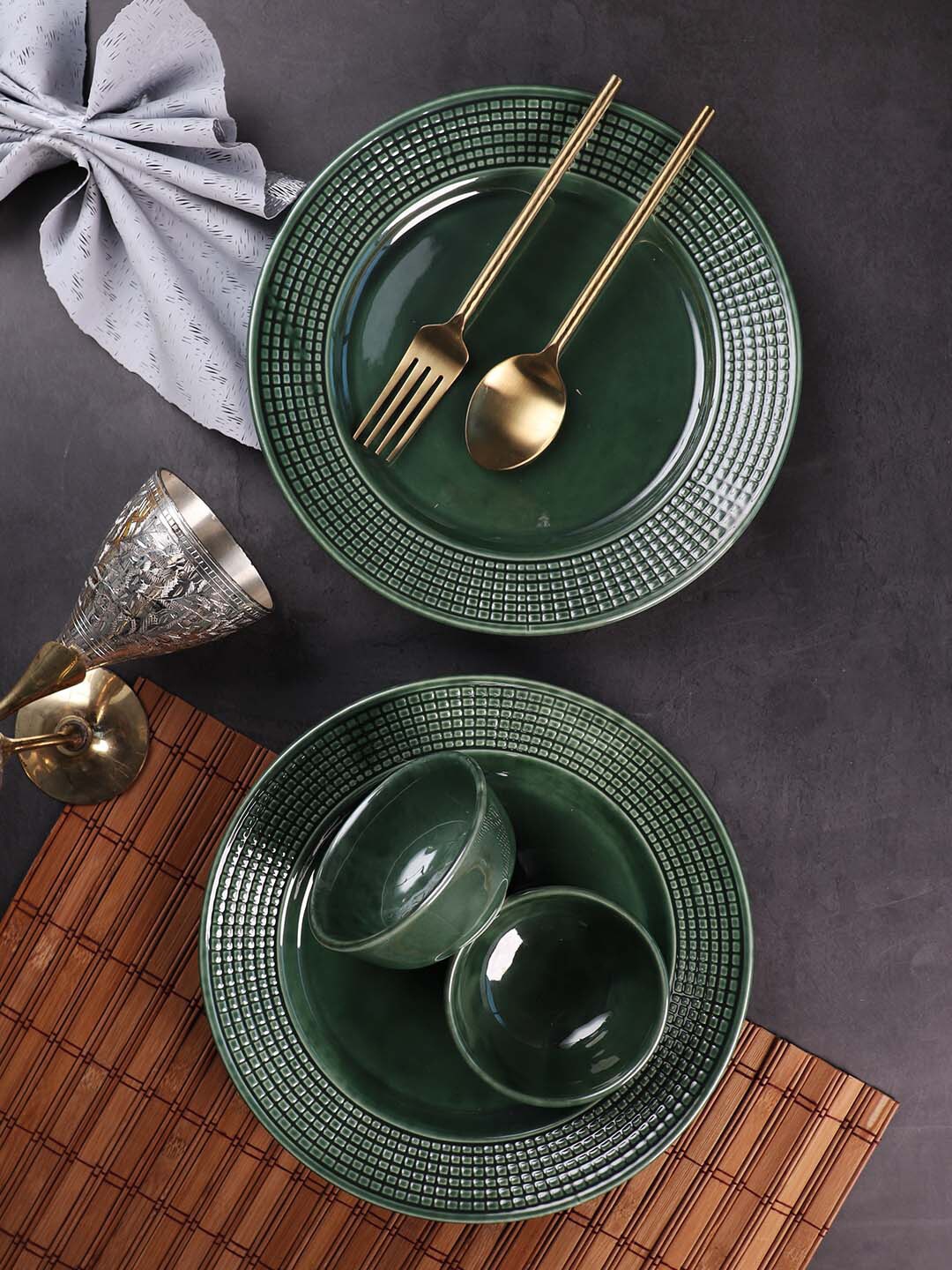 

VarEesha Green 8 Pieces Printed Ceramic Glossy Dinner Plates With Bowls