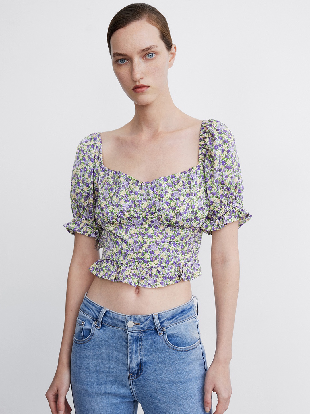 

Urban Revivo Floral Print Sweetheart Neck Puff Sleeve Ruffles Blouson Crop Top, Purple