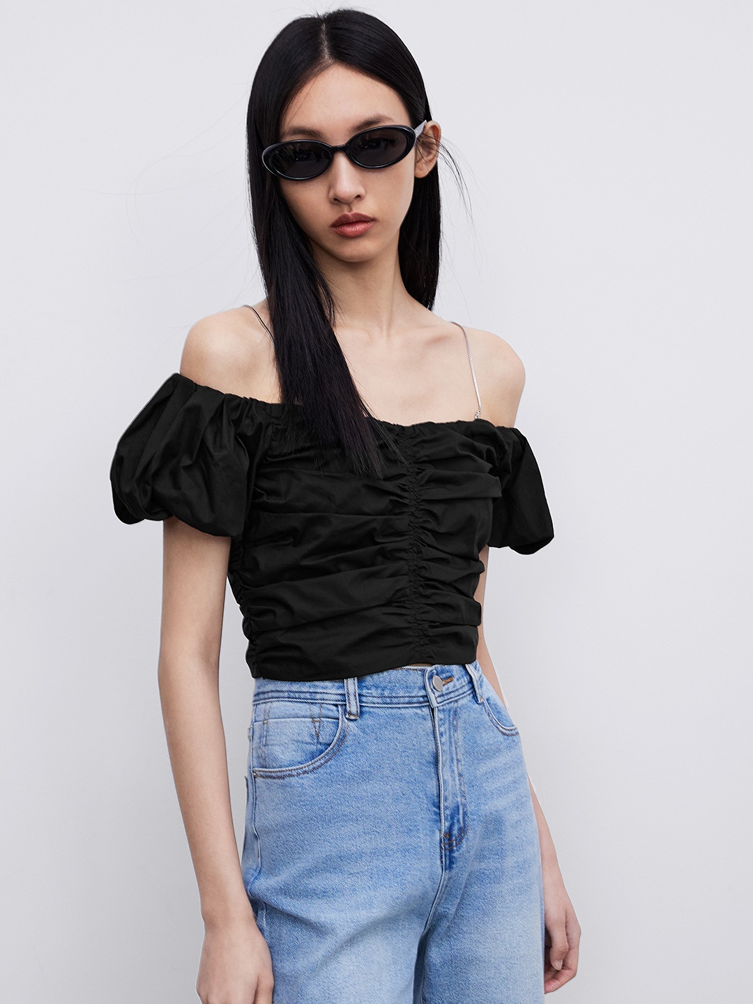 

Urban Revivo Off-Shoulder Cotton Crop Top, Black