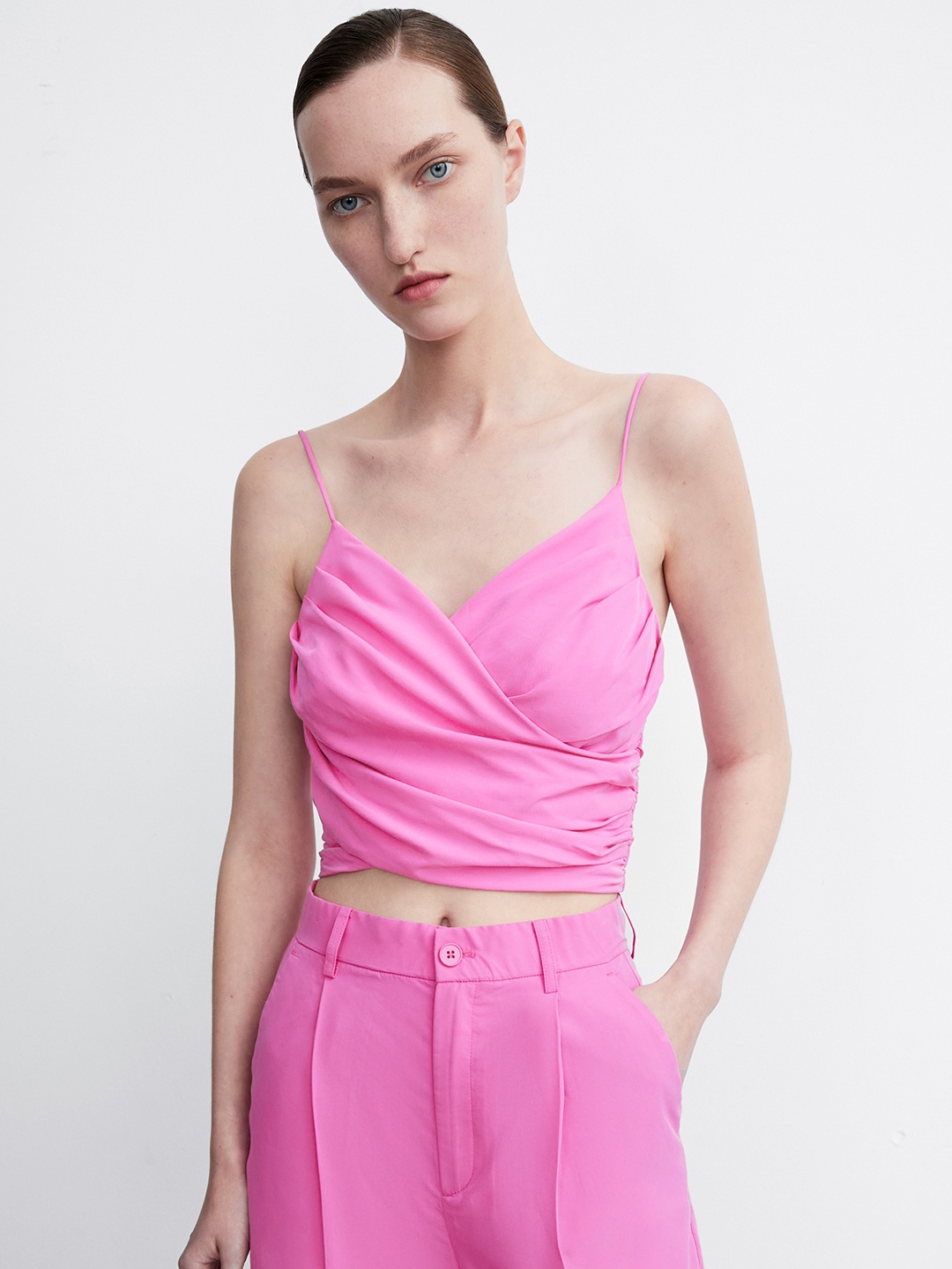 

Urban Revivo Shoulder Straps Cami Wrap Crop Top, Pink