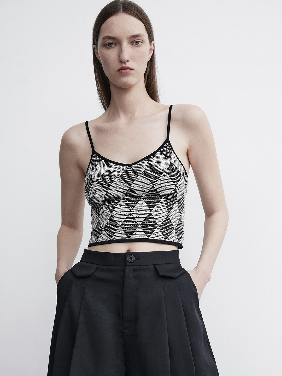 

Urban Revivo Geometric Knitted Crop Cami Top, Black