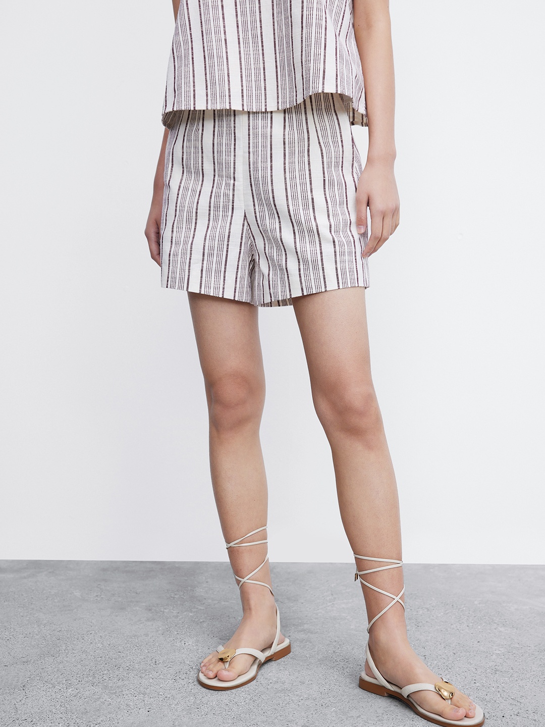 

Urban Revivo Women Striped Shorts, Off white