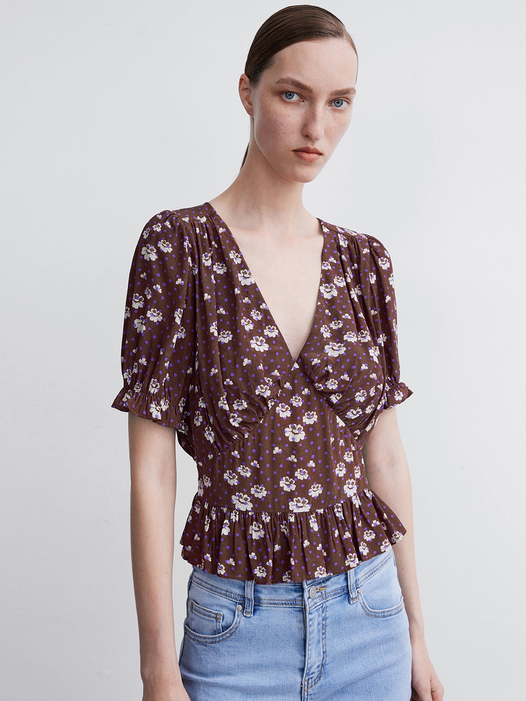 

Urban Revivo Floral Print Puff Sleeve Ruffles Top, Maroon