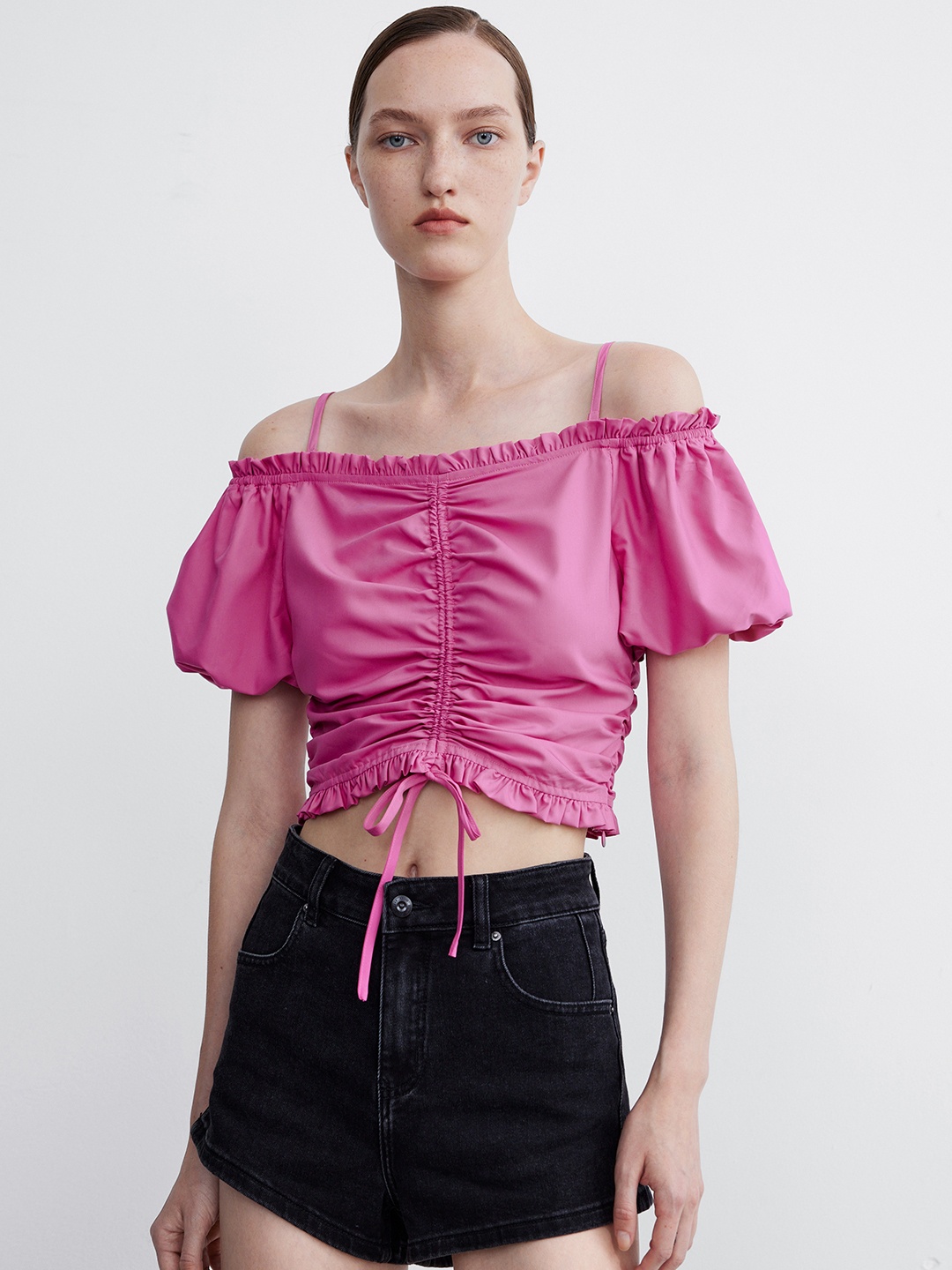 

Urban Revivo Off-Shoulder Puff Sleeve Blouson Crop Top, Pink
