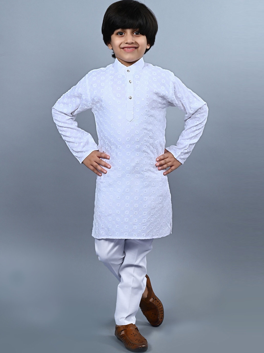 

ahhaaaa Boys Ethnic Motifs Embroidered Sequinned Kurta with Trousers, White