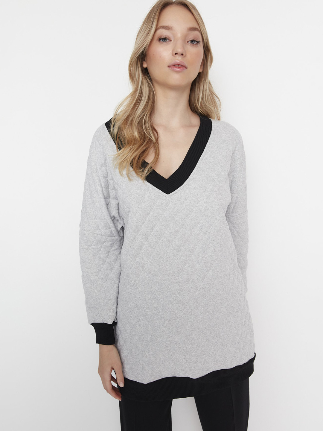

Trendyol V-Neck Long Sleeves Quilted Pullover Sweaters, Grey