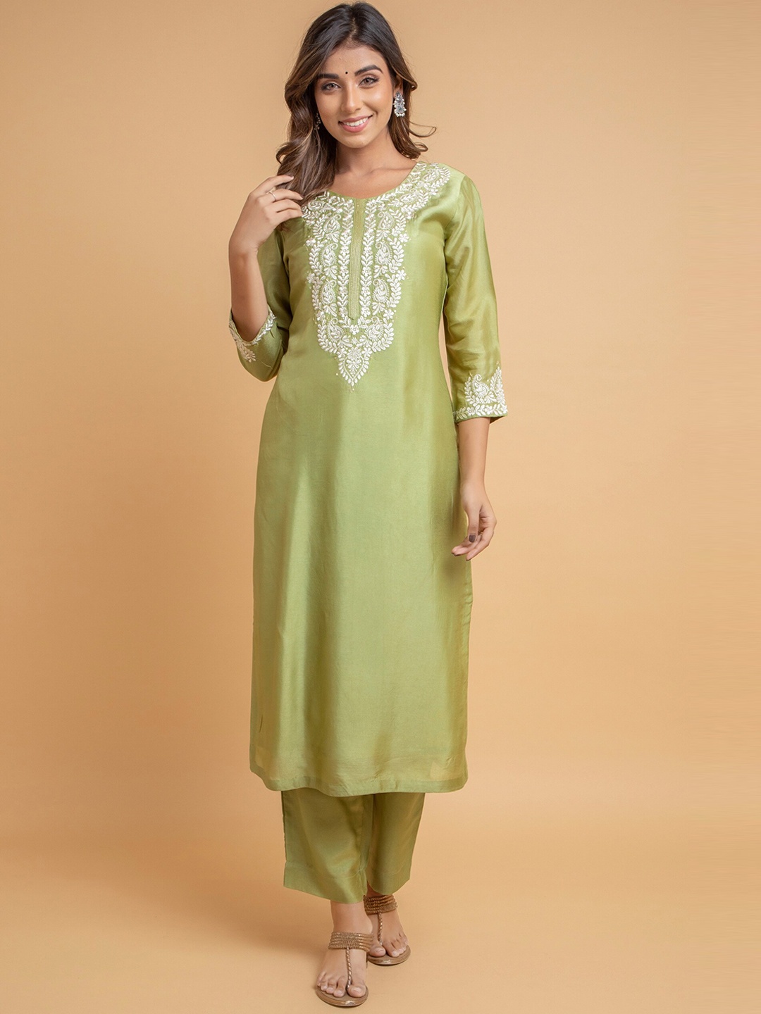 

SUTI Ethnic Motifs Embroidered Thread Work Cotton Silk Kurta with Trousers, Green