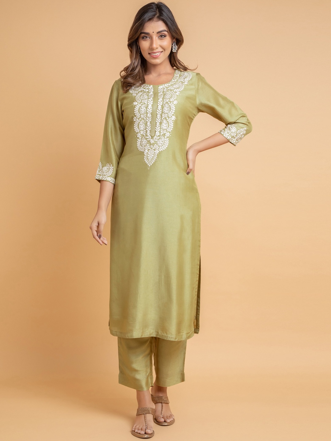 

SUTI Ethnic Motifs Embroidered Thread Work Cotton Silk Kurta with Trousers, Green